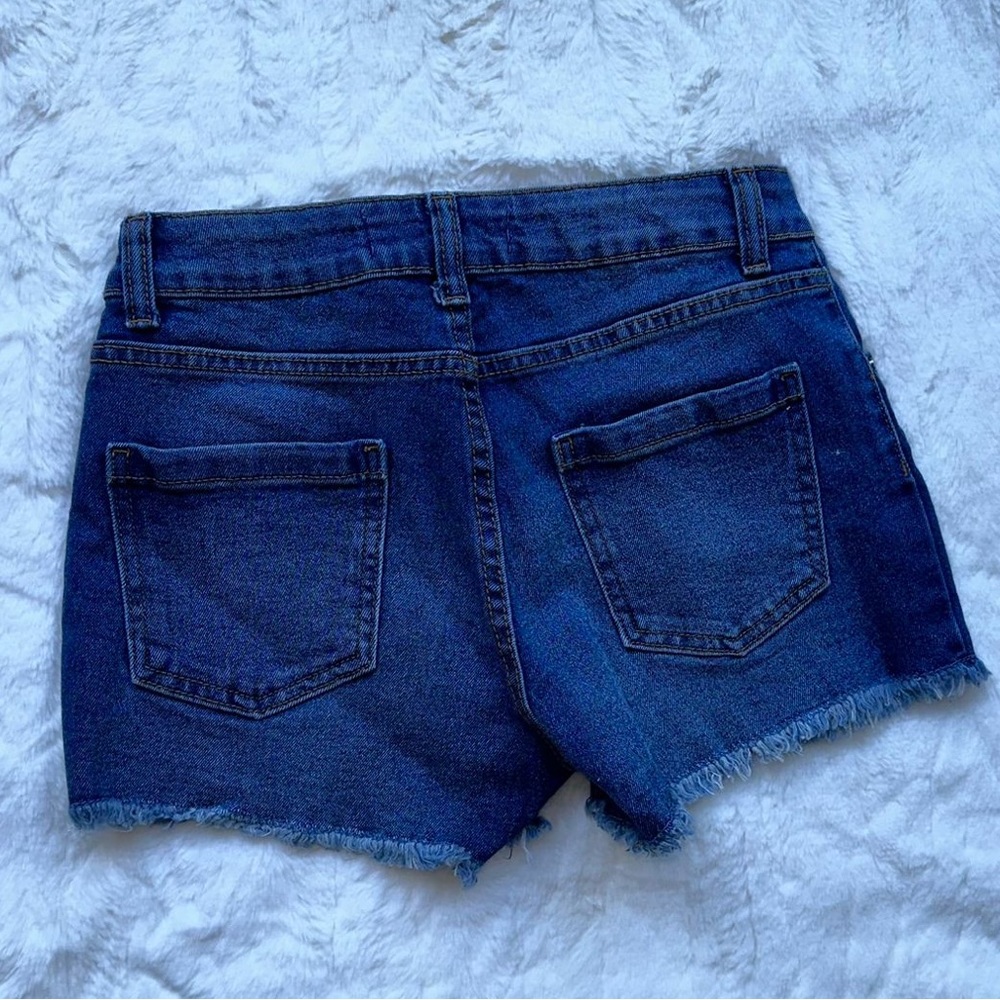 Mini short. - Picture 2 of 2